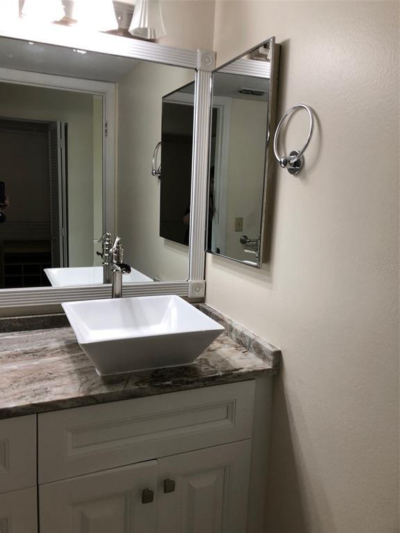 Building Photo - 160 Columbia Dr