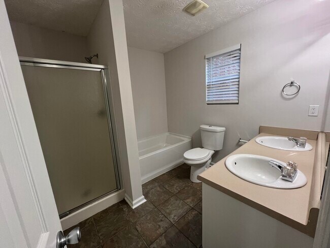 Building Photo - 707 Porter Ln