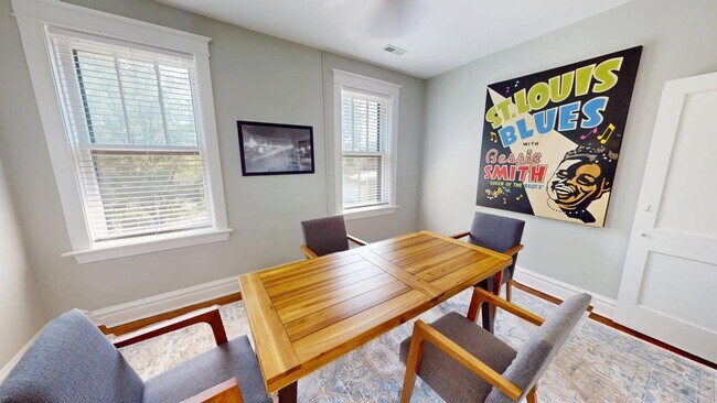 Building Photo - 2309 Thurman Ave