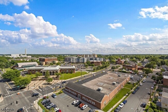 Building Photo - 1 Carriage City Plz