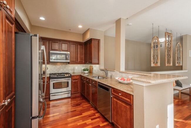 Building Photo - 1684 Fillmore St