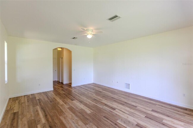 Building Photo - 25206 Nocturne Ln
