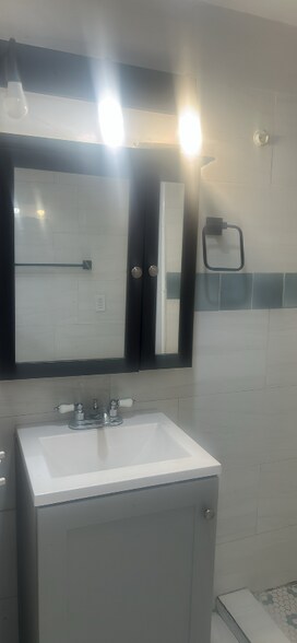 Building Photo - 3960 Aspen Ave