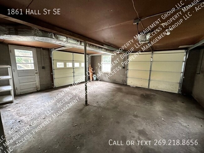 Building Photo - SE Side 3 Bedroom Home by East GR