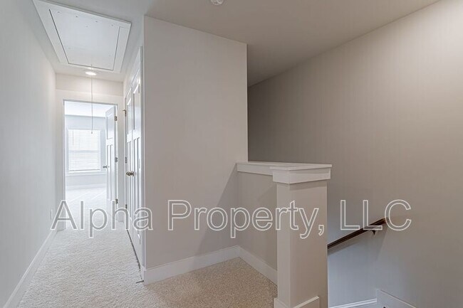 Building Photo - 302 Marston Ln