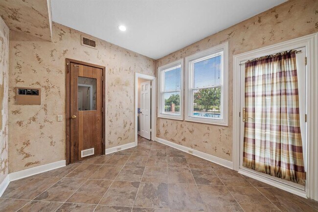 Building Photo - 91 Heathrow Ln