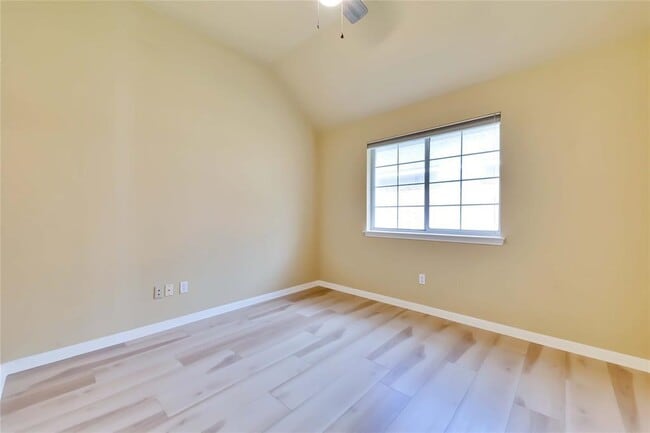 Building Photo - 2721 Butler National Dr