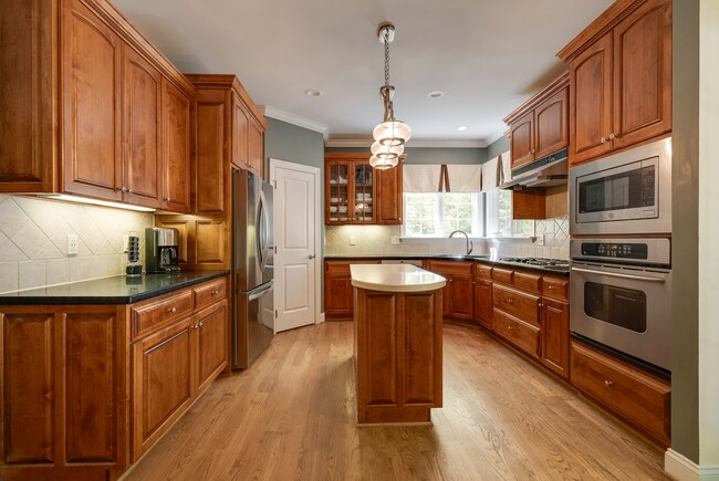 Building Photo - 117 Buckhurst Dr