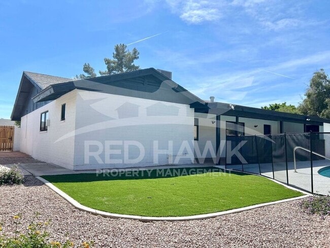 Building Photo - 2466 E Huber St