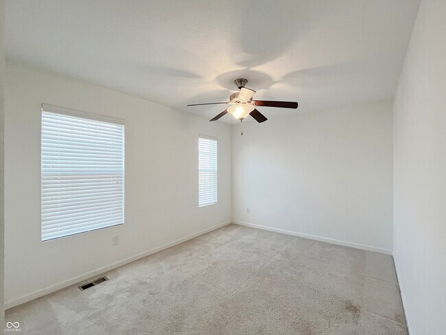 Building Photo - 5773 Bluff View Ln