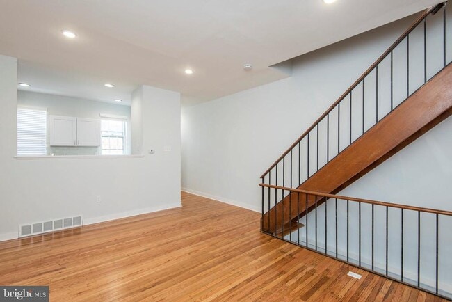 Building Photo - 3936 Delancey St