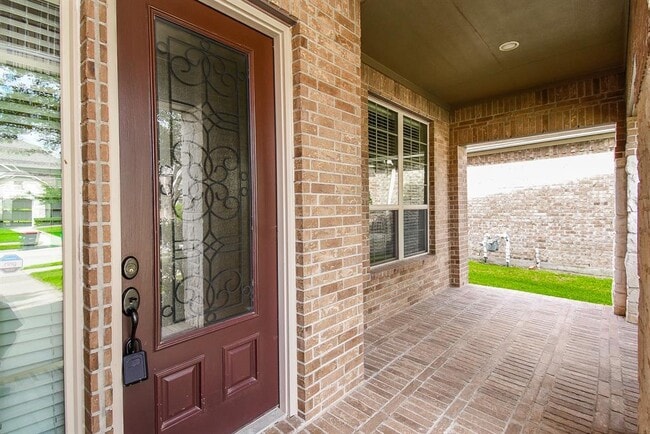 Building Photo - 25807 Somerset Meadows Ct