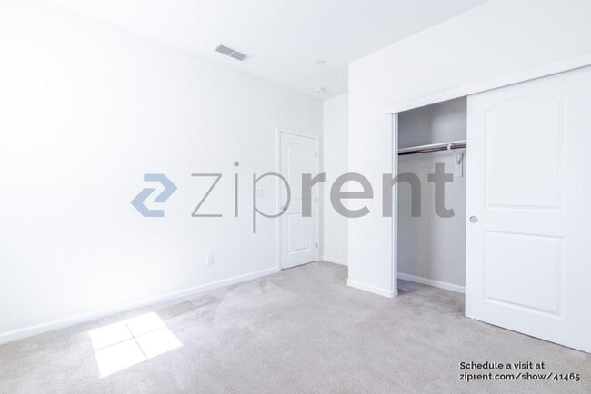 Building Photo - 776 Open Range Ave