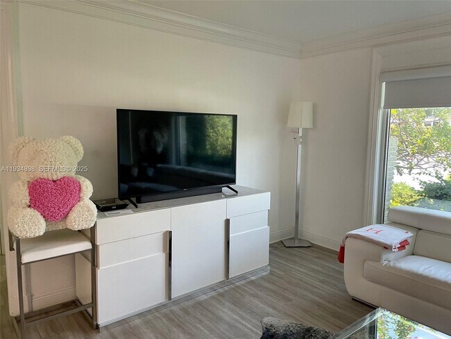 Building Photo - 286 Bal Bay Dr