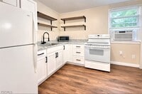 Building Photo - 719 Burdick Ave