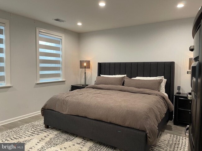 Building Photo - 519 G St SW