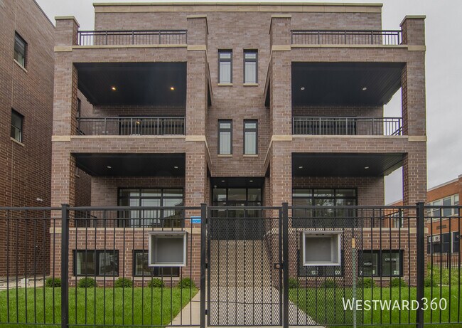 Building Photo - 2046 W Washington Blvd