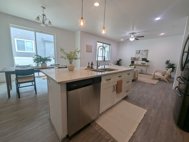 Building Photo - Fantastic Huge Bluffdale Home!!!!