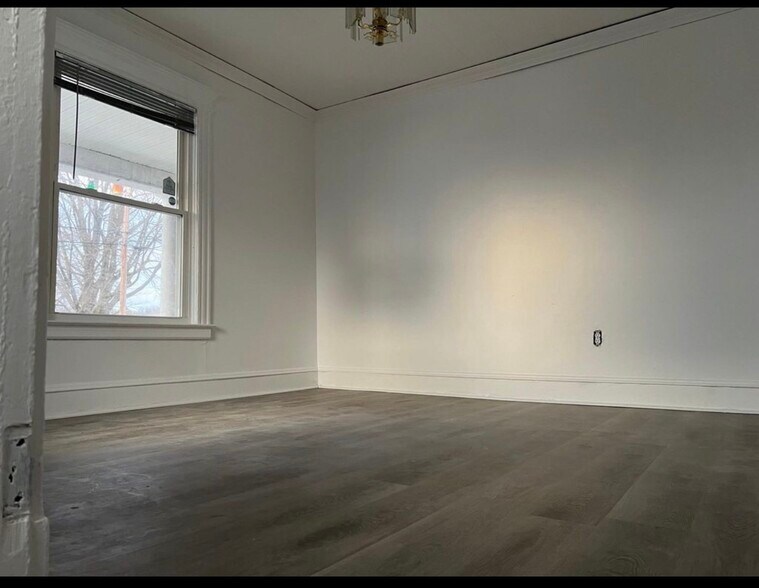 Building Photo - 14 Delmont St