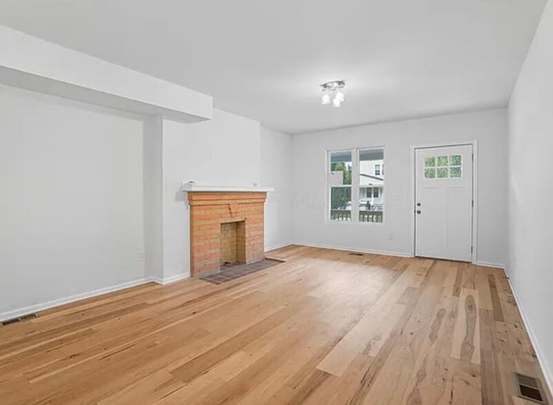 Building Photo - 782 Seymour Ave