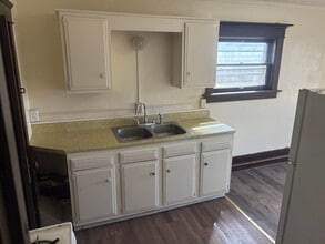 Building Photo - Sunnyside Multi-Family