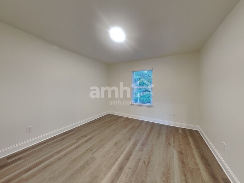 Building Photo - 830 Jubilation St