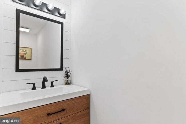 Building Photo - 2309 N 2nd St