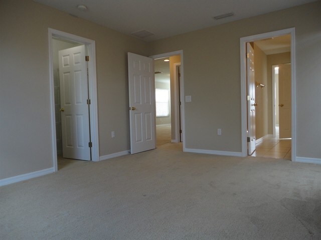 Building Photo - 8840 Royal Enclave Boulevard