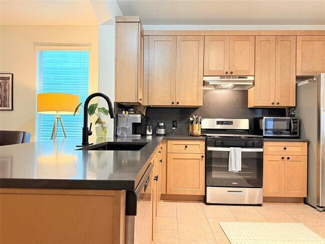 Building Photo - 2419 Allred Dr