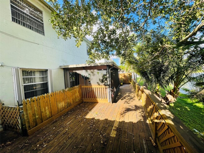 Building Photo - 13976 Langley Pl