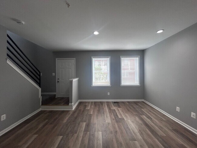 Building Photo - Baltimore - 3 Bedrooms and 2.5 baths Available!