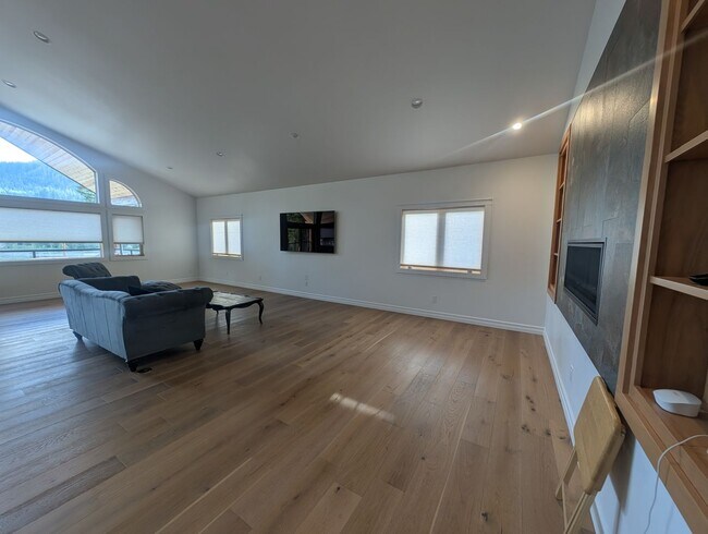 Building Photo - 2448 Le Clerc Rd S