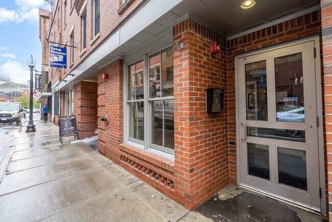 Building Photo - 64-66-66 Salem St