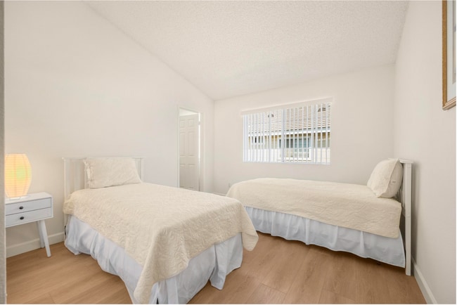 Building Photo - Beautiful, Quiet, Furnished, Upgraded Home in Heart of Torrance for Short Term Rental