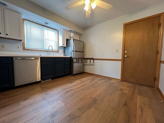 Building Photo - 3027 Brookdale Ave