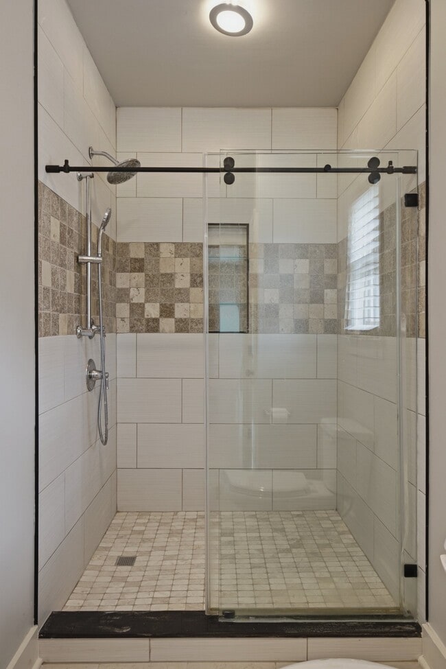 Building Photo - 3452 Stagecoach Dr