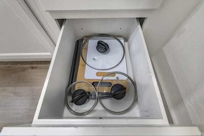 Building Photo - 2216 Hazard St