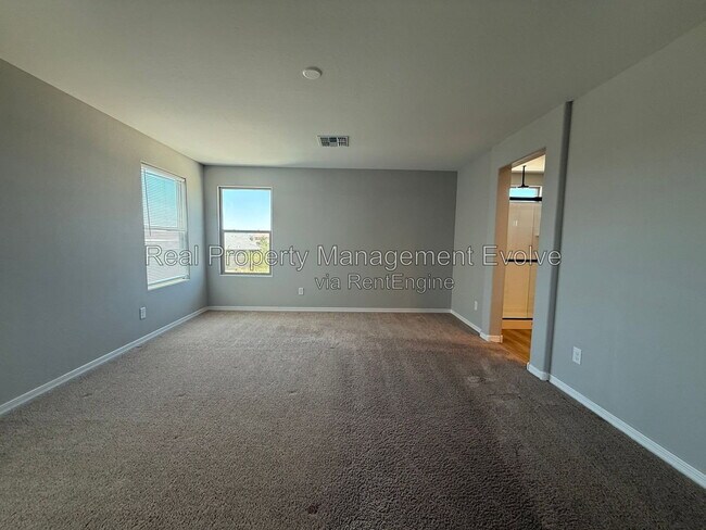 Building Photo - 5618 N 87th Dr