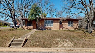 Building Photo - 506 Clay St