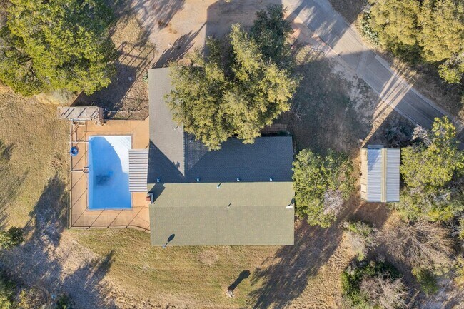 Building Photo - 352 Lookout Mountain