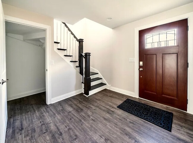 Building Photo - 6136 Harrison Ave