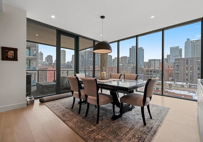 Building Photo - 366 W Superior St