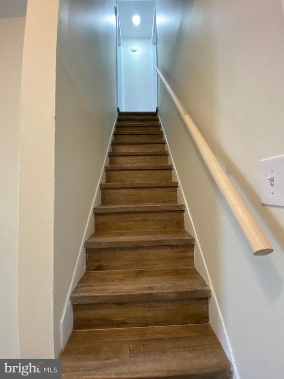 Building Photo - 220 Pearl St