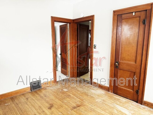 Building Photo - 4115 Henritze Ave