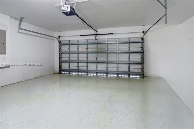 Building Photo - 1610 Sandpiper Cir