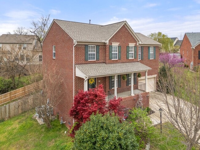 Building Photo - 3 Bed 2.5 Bath Home with 2 Car Garage and Fenced Backyard