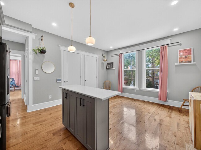 Building Photo - 70 Sherman Pl