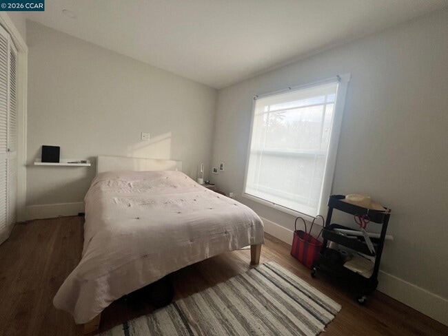 Building Photo - 1325 Hopkins St