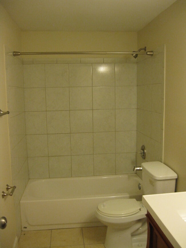 Building Photo - Lovely 3 BR single family home in Hampton