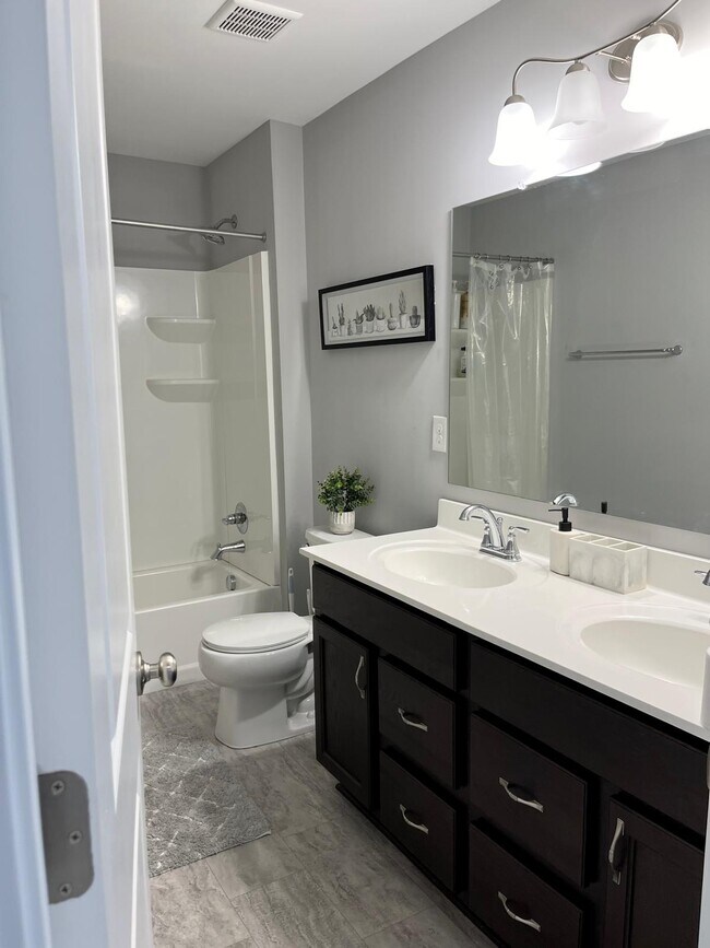 Building Photo - 176 Harness Way